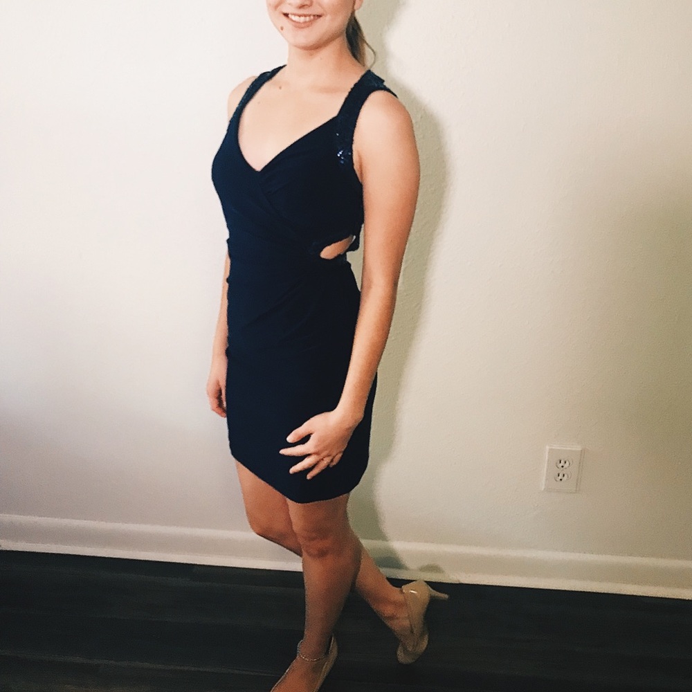 Dress - Picture 2 of 3